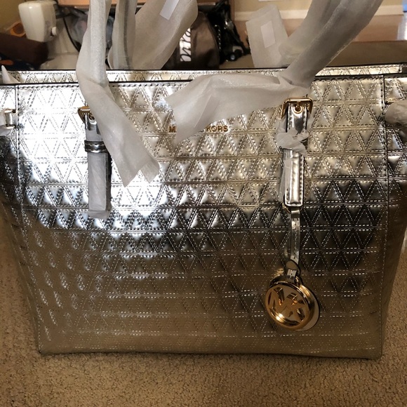 💕New Michael Kors Voyager Tote Bag - Picture 3 of 11